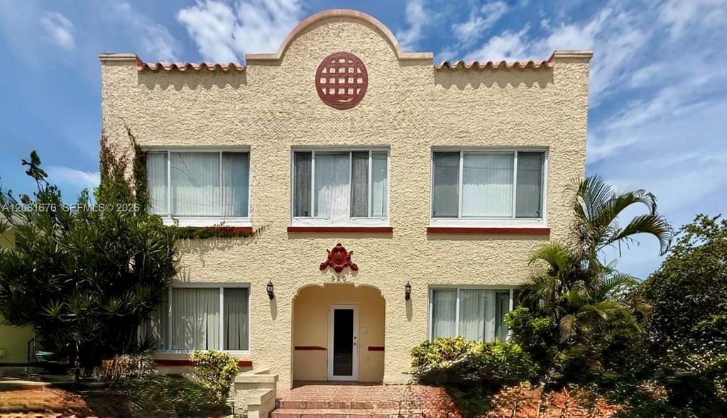 920 SW 9th Ct 1, Miami, FL 33130