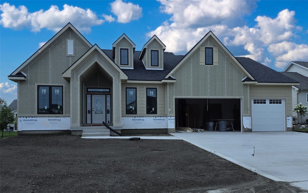 4636 Centennial Boulevard, Urbandale, IA 50323