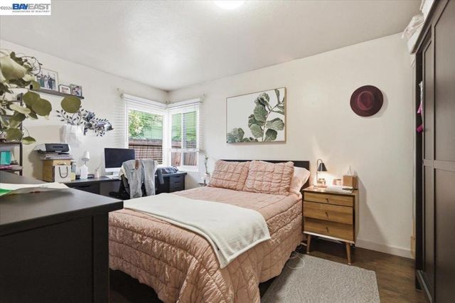 882 W Tennyson Rd, Hayward, CA 94544