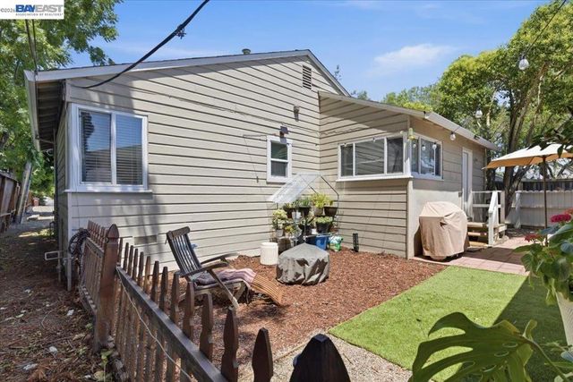 882 W Tennyson Rd, Hayward, CA 94544