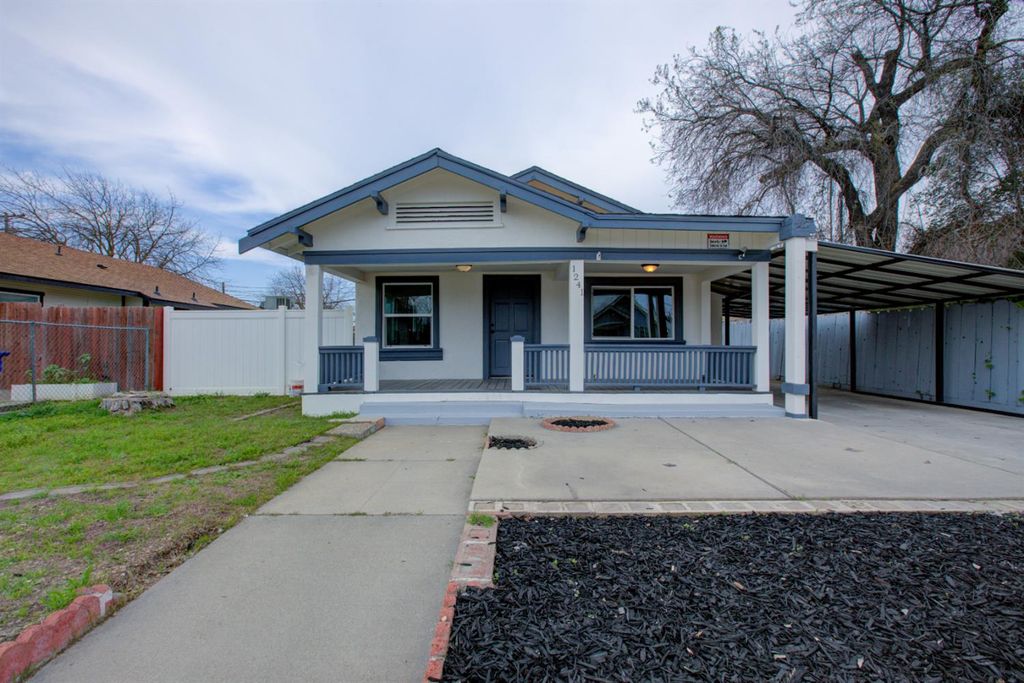 Image 2 of property listing at 1241 6th, Atwater, CA 95301