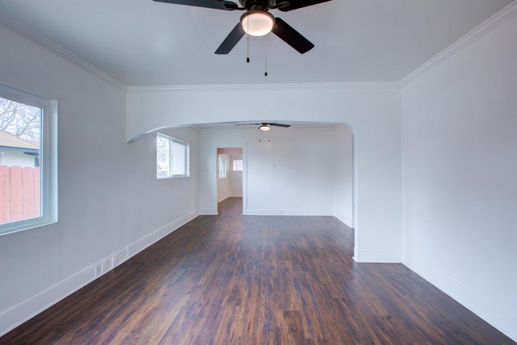 Image 4 of property listing at 1241 6th, Atwater, CA 95301