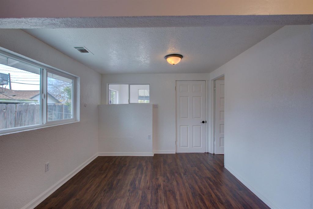 Image 9 of property listing at 1241 6th, Atwater, CA 95301