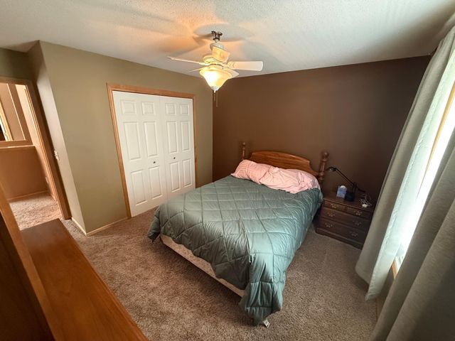 728 Newberry Lane, Chaska, MN 55318