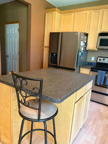 728 Newberry Lane, Chaska, MN 55318