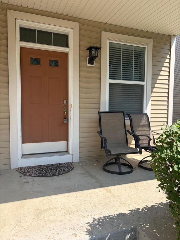 728 Newberry Lane, Chaska, MN 55318 — photo 2