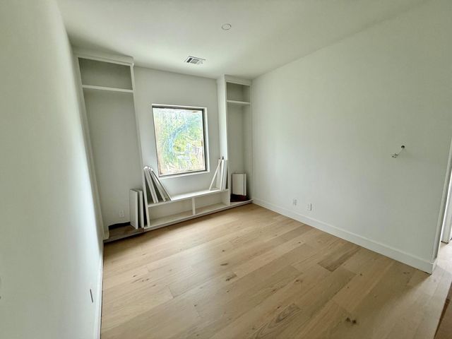 3909 Driscoll Street, Houston, TX 77098