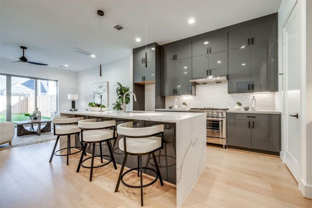3909 Driscoll Street, Houston, TX 77098