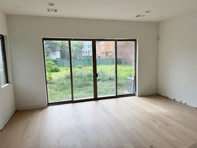 3909 Driscoll Street, Houston, TX 77098