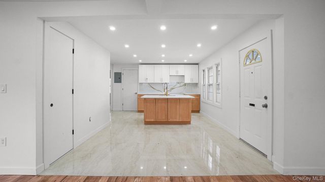219 E 238th Street, Bronx, NY 10470
