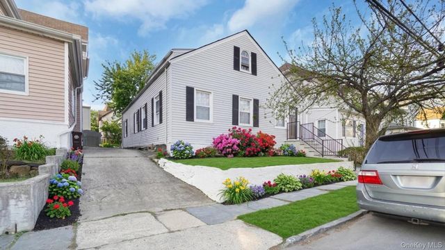 219 E 238th Street, Bronx, NY 10470