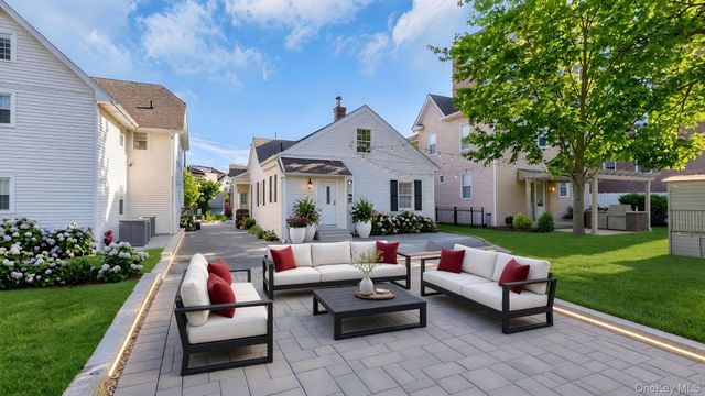 219 E 238th Street, Bronx, NY 10470