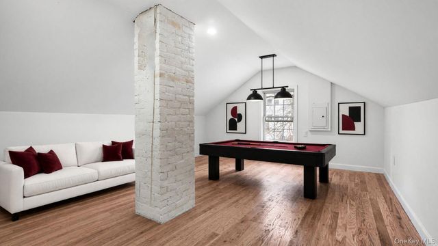 219 E 238th Street, Bronx, NY 10470