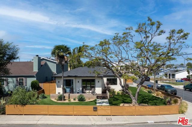 7803 Vicksburg Avenue, Los Angeles, CA 90045