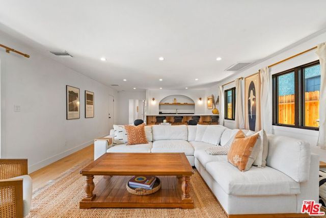 7803 Vicksburg Avenue, Los Angeles, CA 90045