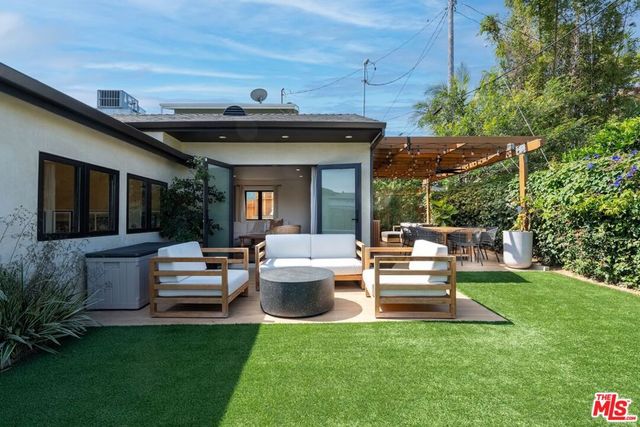 7803 Vicksburg Avenue, Los Angeles, CA 90045