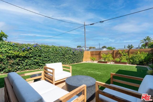 7803 Vicksburg Avenue, Los Angeles, CA 90045