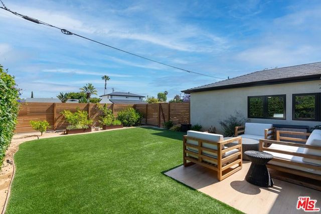 7803 Vicksburg Avenue, Los Angeles, CA 90045