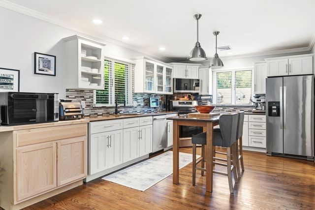23 Ashley Ln, Acushnet, MA 02743
