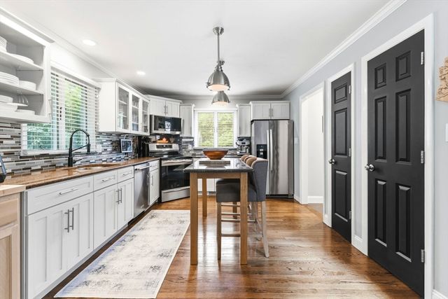 23 Ashley Ln, Acushnet, MA 02743