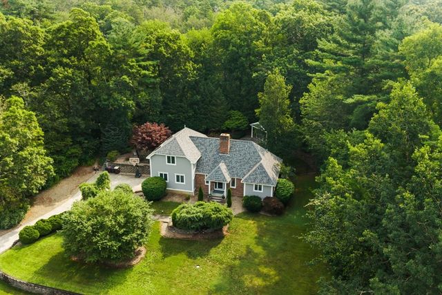 23 Ashley Ln, Acushnet, MA 02743