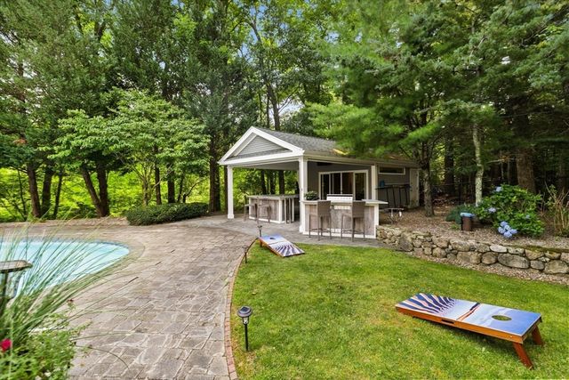 23 Ashley Ln, Acushnet, MA 02743