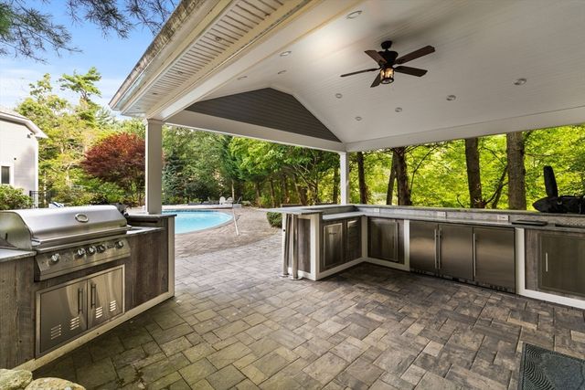 23 Ashley Ln, Acushnet, MA 02743
