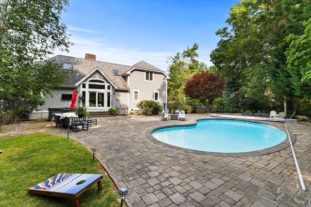 23 Ashley Ln, Acushnet, MA 02743