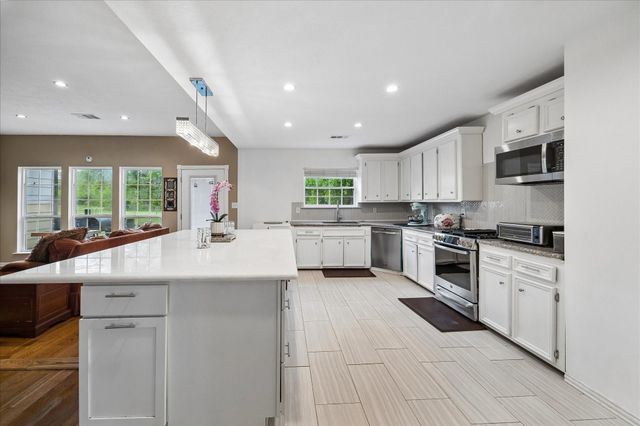 103 Spanish Trace Street, Crosby, TX 77532