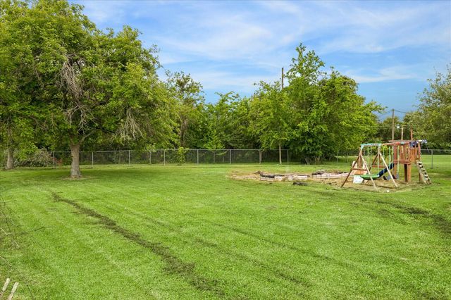 103 Spanish Trace Street, Crosby, TX 77532