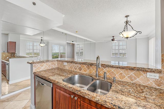616 Clearwater Park Road 913, West Palm Beach, FL 33401