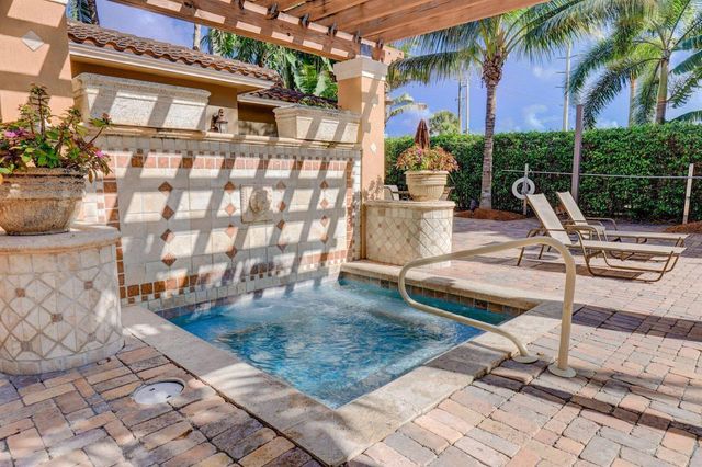616 Clearwater Park Road 913, West Palm Beach, FL 33401