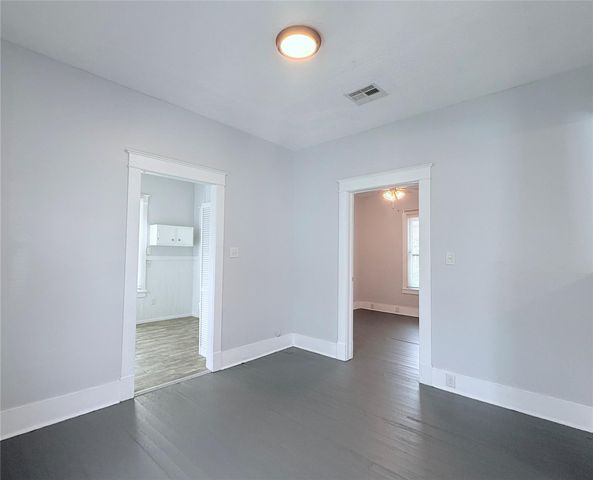 1924 26th Street, Galveston, TX 77550