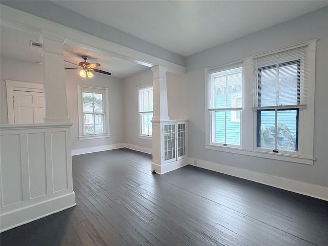 1924 26th Street, Galveston, TX 77550