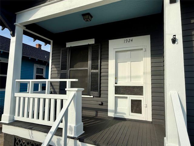 1924 26th Street, Galveston, TX 77550