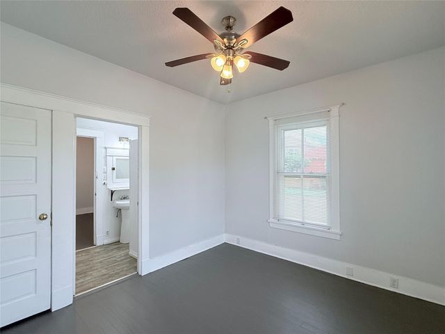 1924 26th Street, Galveston, TX 77550