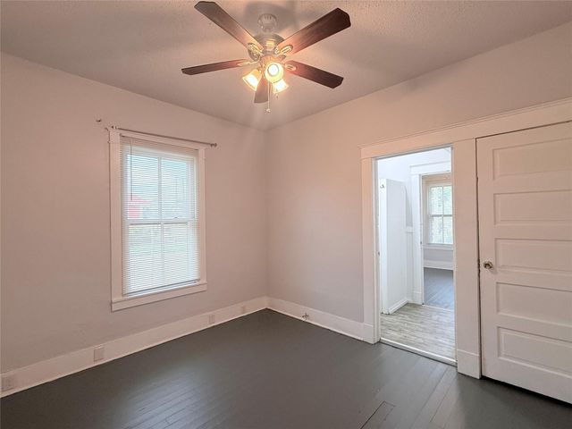 1924 26th Street, Galveston, TX 77550