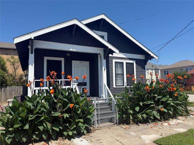 1924 26th Street, Galveston, TX 77550
