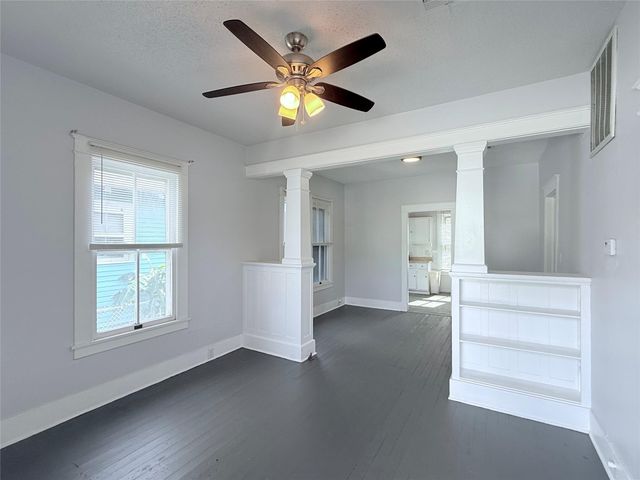 1924 26th Street, Galveston, TX 77550
