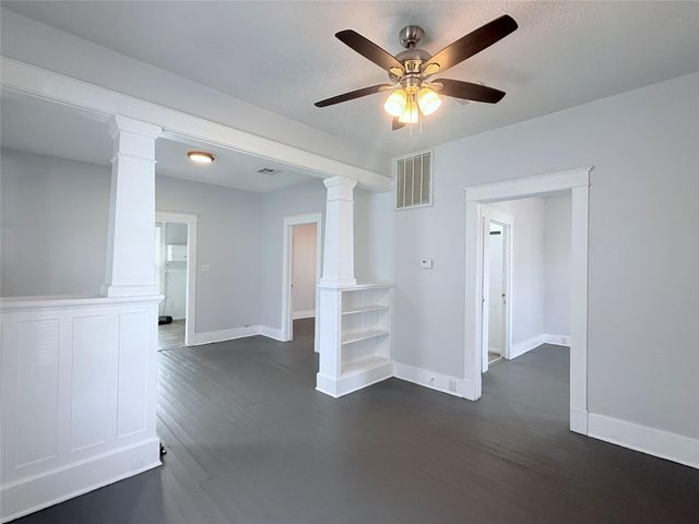 1924 26th Street, Galveston, TX 77550