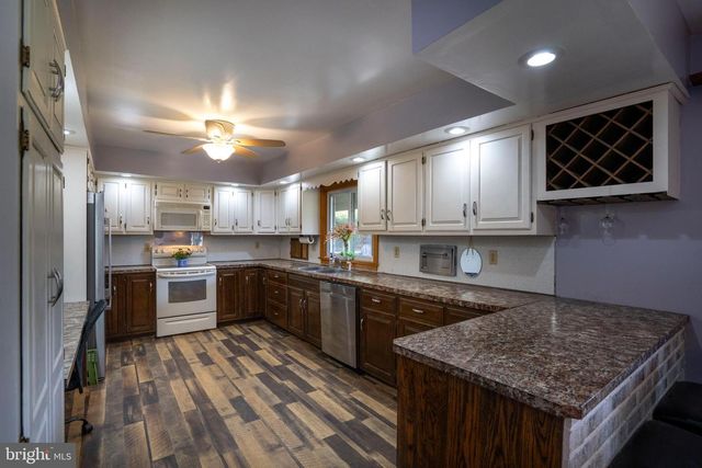 2107 CIRCLEVILLE RD, State College, PA 16803