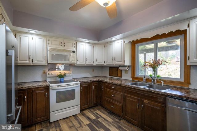 2107 CIRCLEVILLE RD, State College, PA 16803