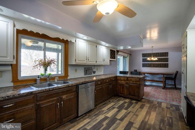 2107 CIRCLEVILLE RD, State College, PA 16803