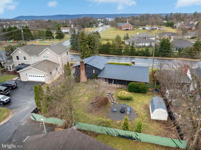 2107 CIRCLEVILLE RD, State College, PA 16803