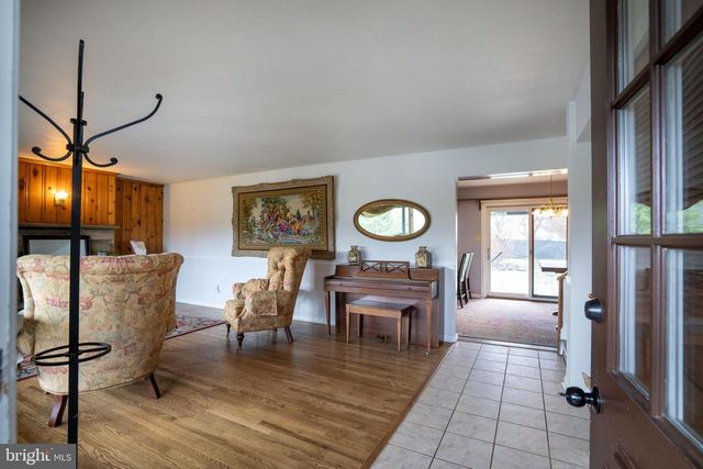 2107 CIRCLEVILLE RD, State College, PA 16803