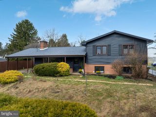 2107 CIRCLEVILLE RD, State College, PA 16803