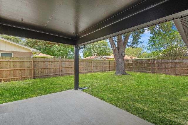 200 Raywood Dr, Houma, LA 70360