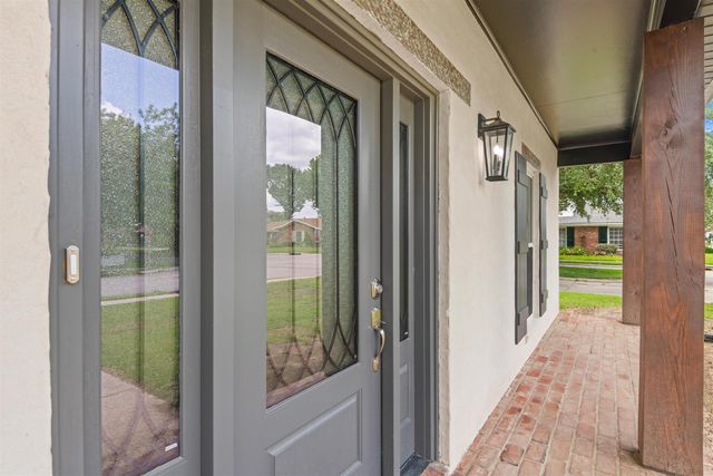 200 Raywood Dr, Houma, LA 70360