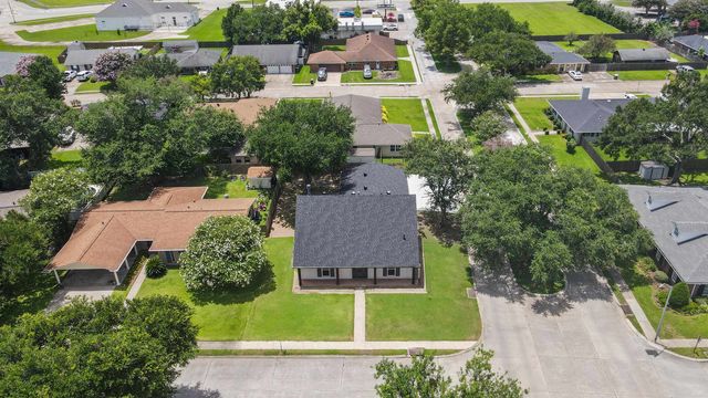 200 Raywood Dr, Houma, LA 70360