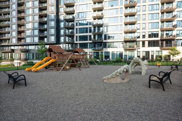 1240 S 2nd Street 1202, Minneapolis, MN 55415